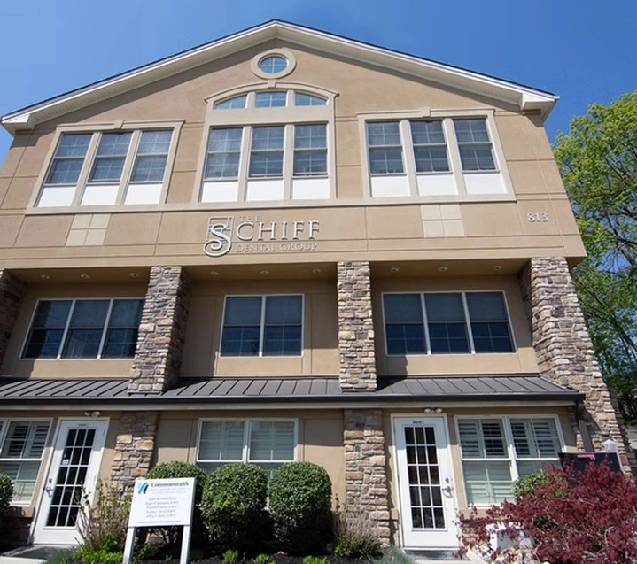 fron side view of the schiff & moniz dental group office